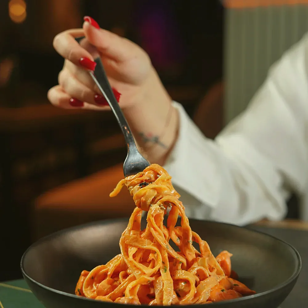 Tagliatelle with tomato sauce